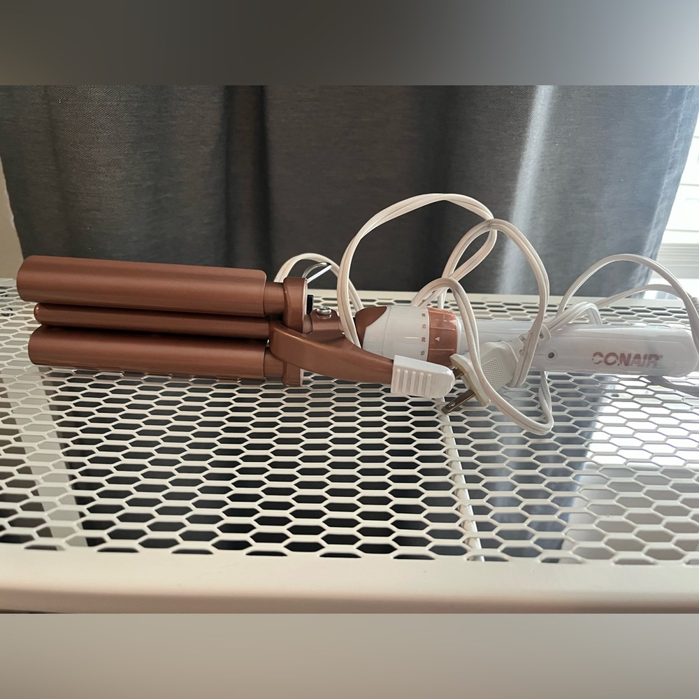 Conair Triple Barrel curling iron